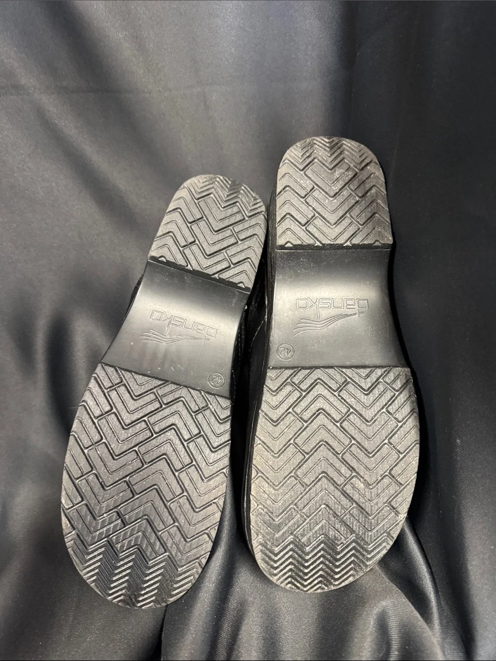 Men's Black Slip-On Work Clogs with Cushioned Insole